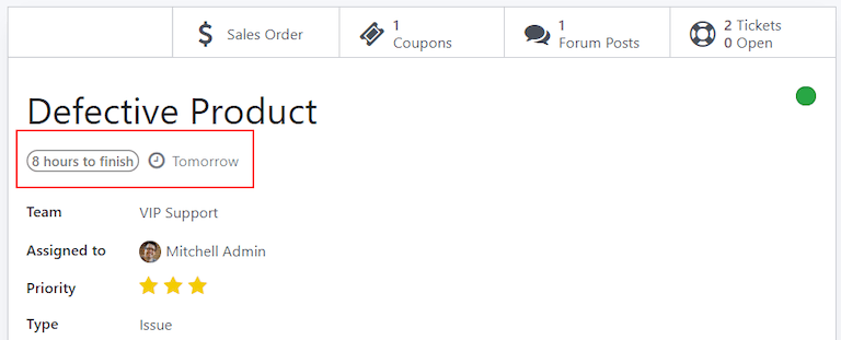 Vista de un formulario de ticket que muestra la fecha límite de un acuerdo de nivel de servicio en un ticket de la aplicación Soporte al cliente de Odoo.